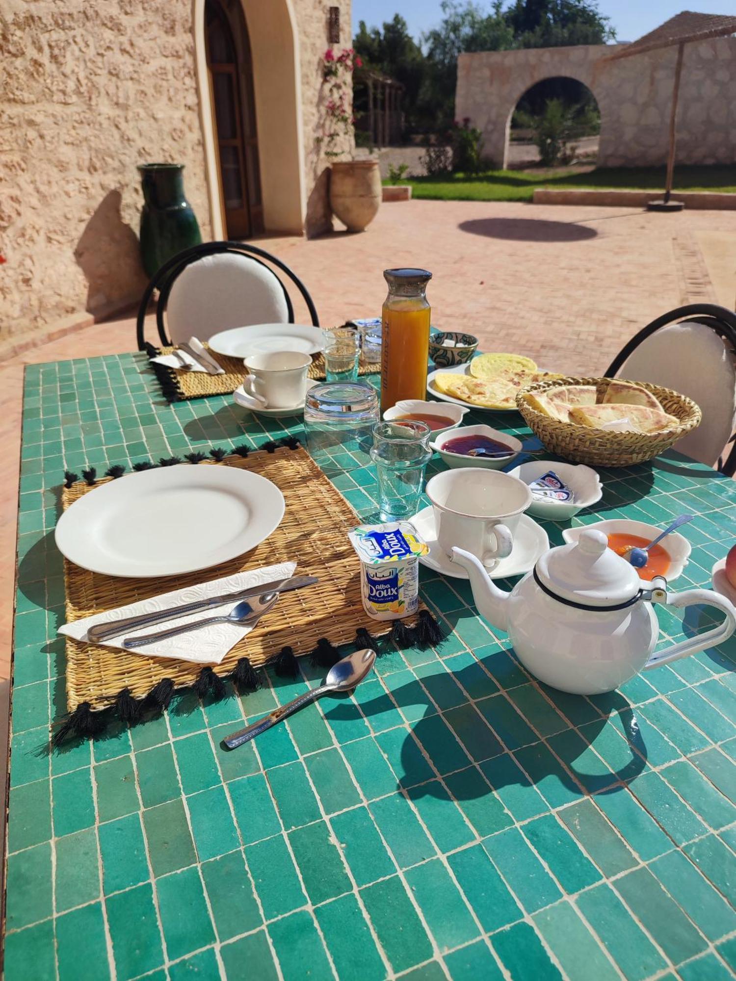 Riad Bini-Ddik Essaouira Bagian luar foto