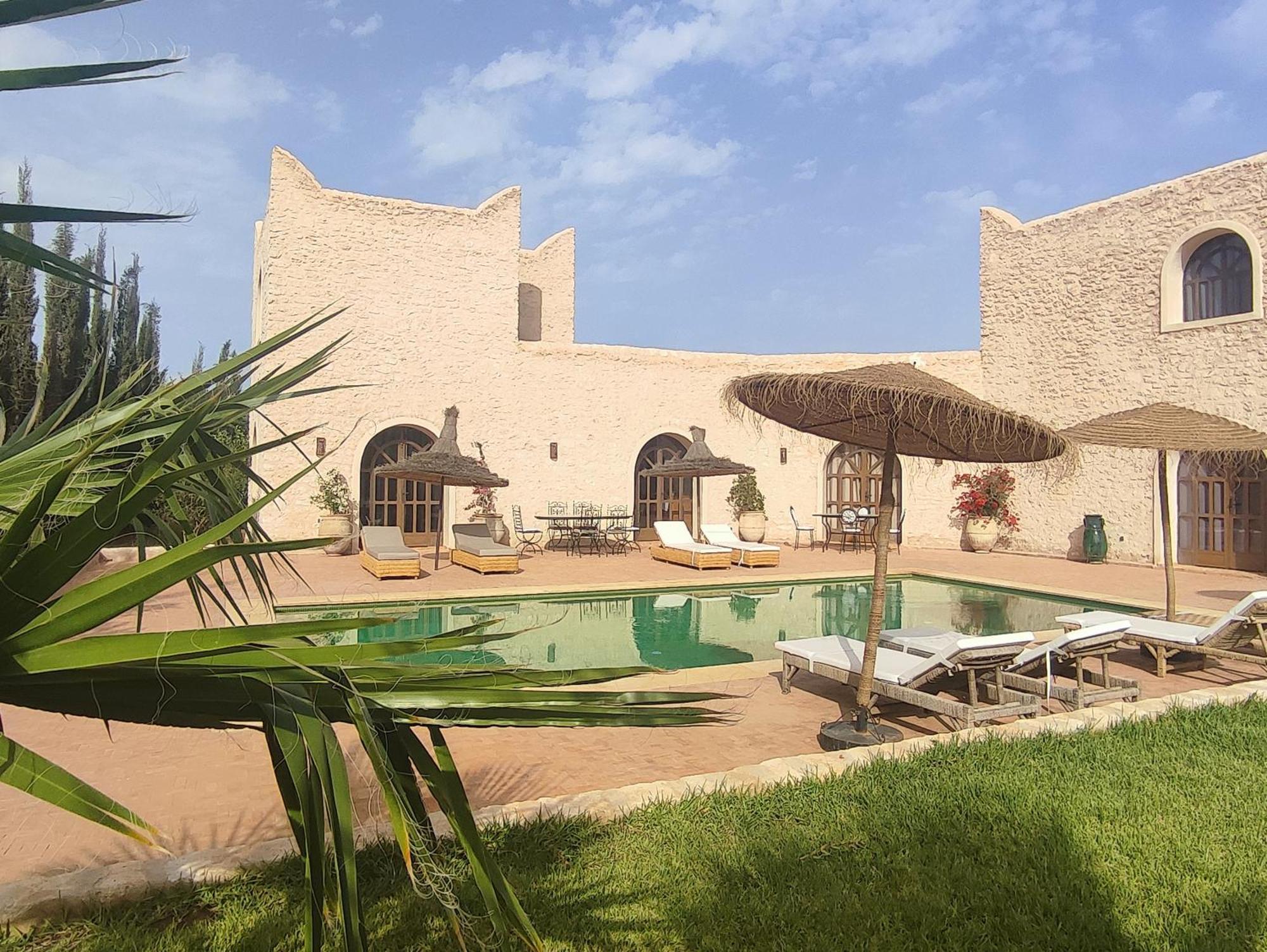 Riad Bini-Ddik Essaouira Bagian luar foto