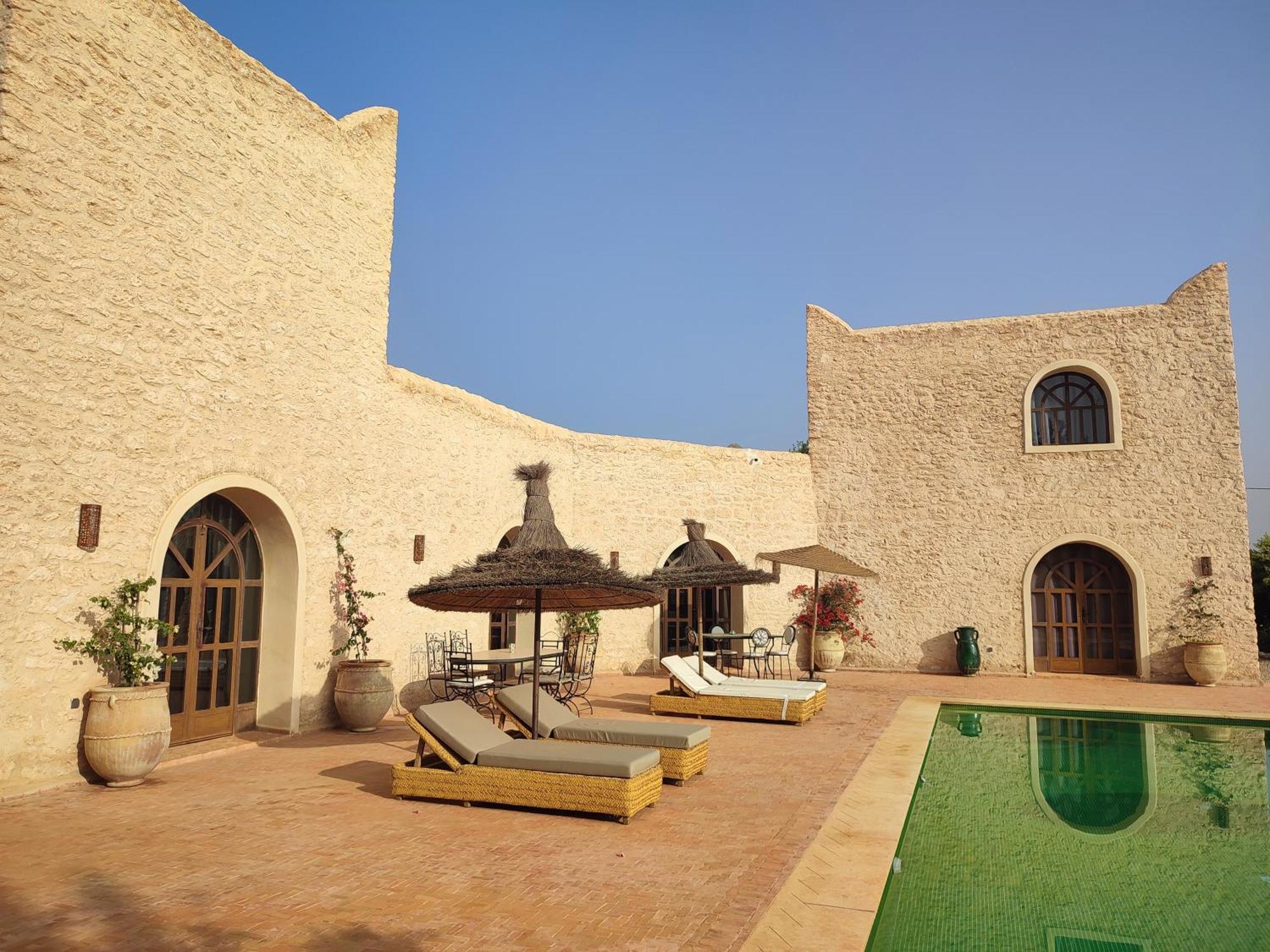 Riad Bini-Ddik Essaouira Bagian luar foto